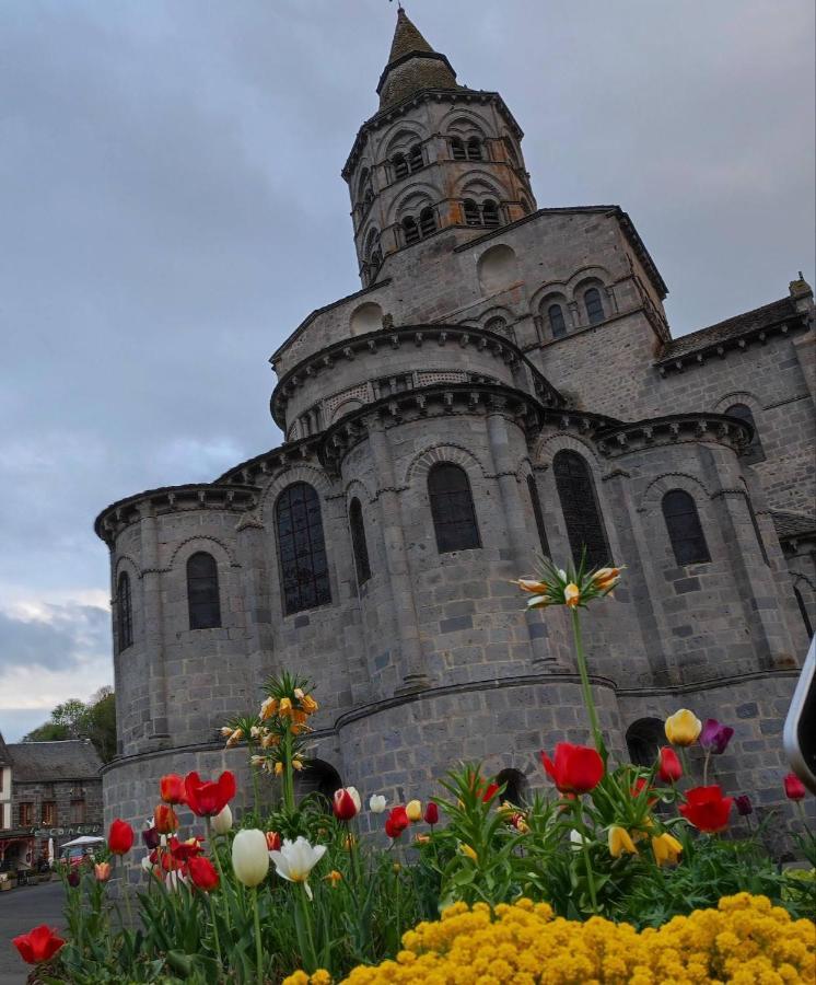Lilas, Gite Saint Antoine, Orcival, Entre Sancy Et Volcans. エクステリア 写真
